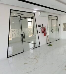 _زجاج سكريت محايل عسير وجهت است_ (@__moh0509193459__) • صور ومقاطع فيديو على Instagram